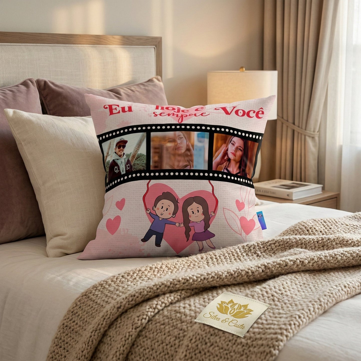 Almofada romântica personalizada com 3 fotos e frase — Presente para Casal