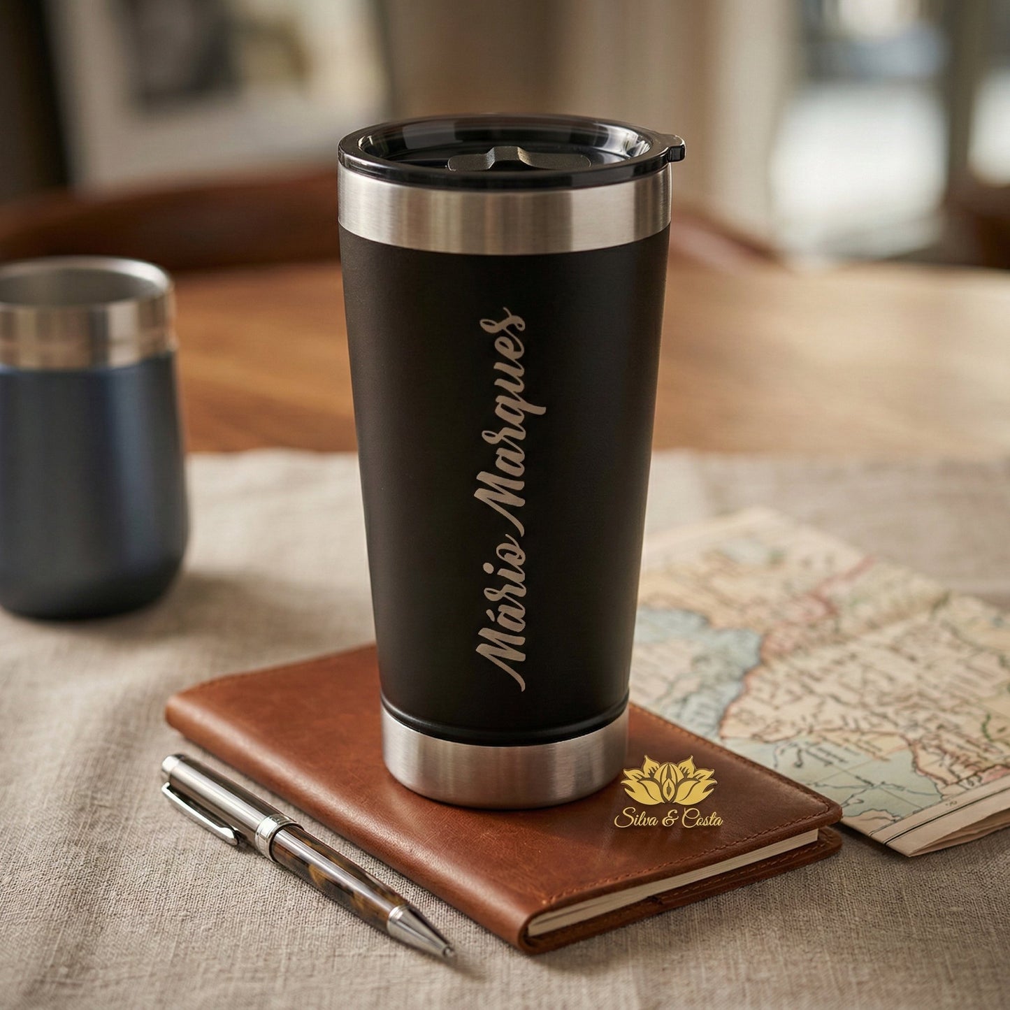 Copo Stanley Térmico Preto Personalizado com Nome em Escrita Vertical | Presente