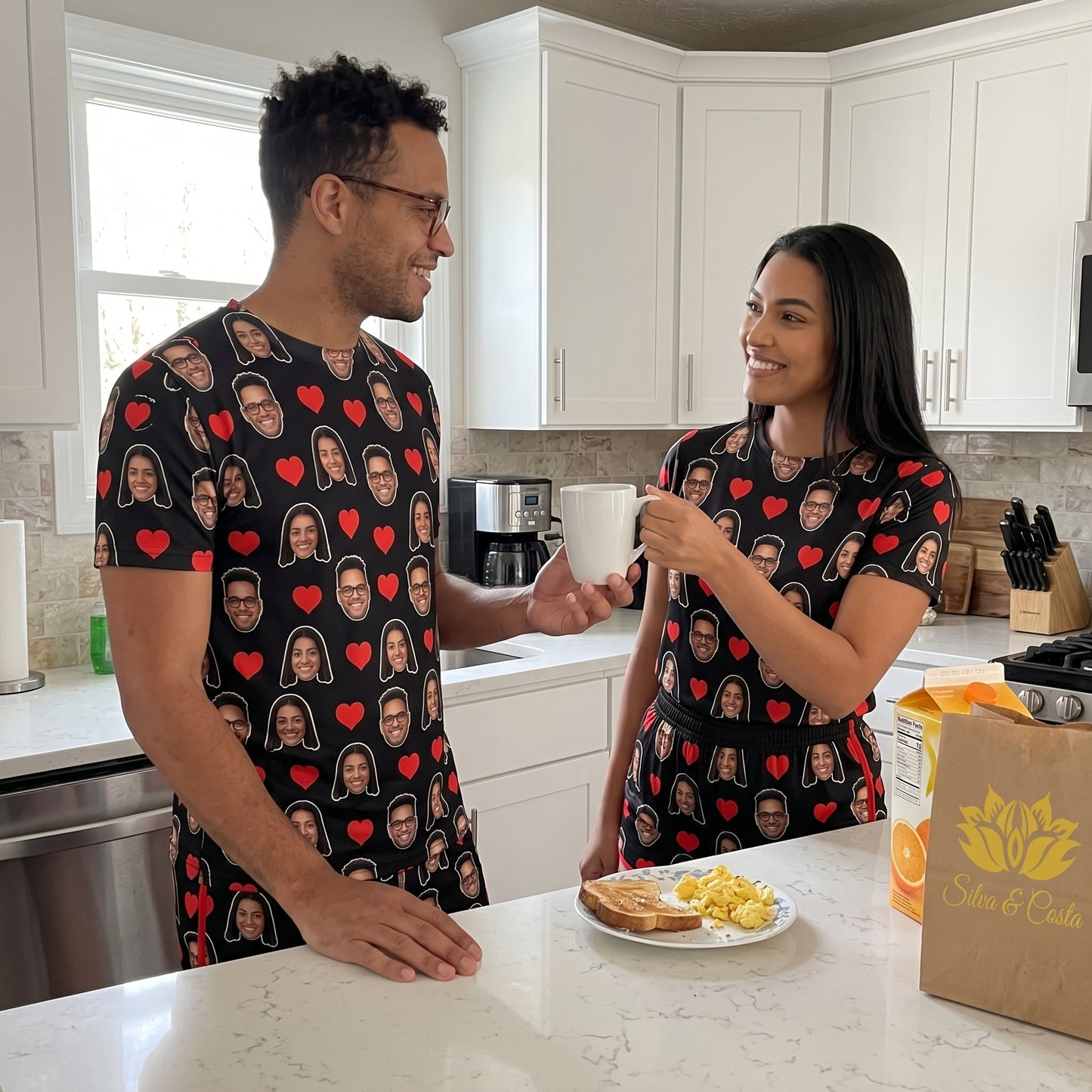 Pijama de Casal Preto Personalizado com Foto e Coração Vermelho Presente para Casal