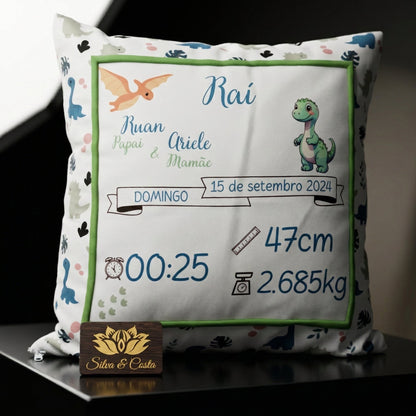 Almofada Personalizada com Nome e Nascimento (Dinossauro) — Bebê