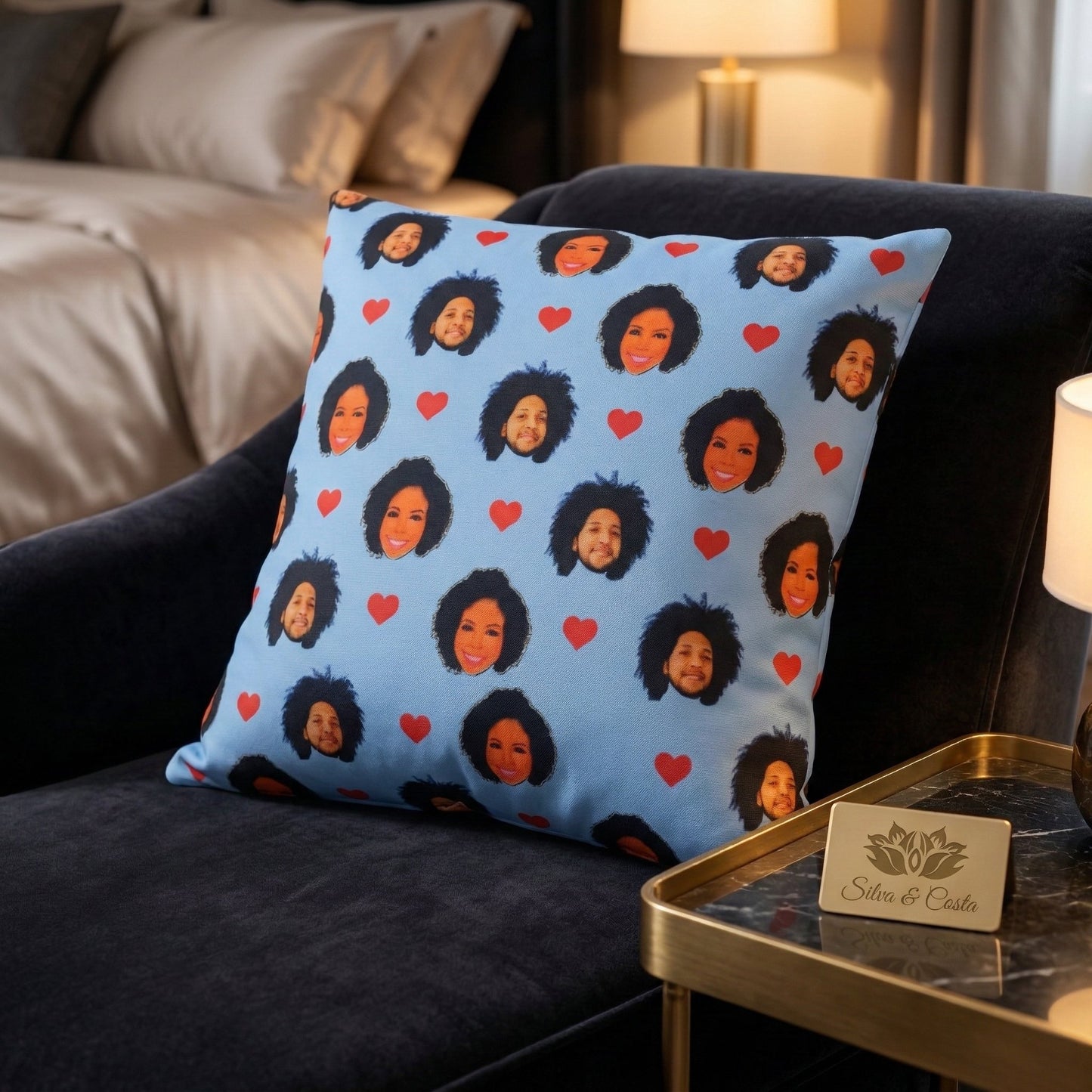 Almofada Personalizada Azul Claro com Foto Recortada | Presente Romântico
