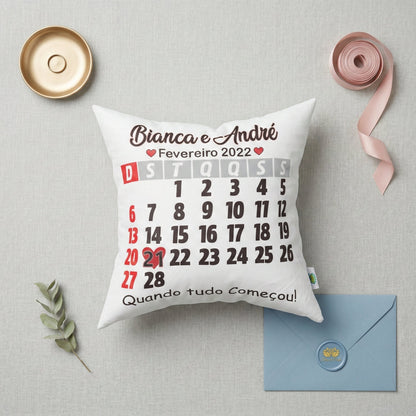 Almofada Personalizada com Nome e Calendário — Presente Romântico Casal 40x40