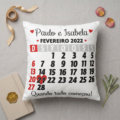 Almofada Personalizada com Nome e Calendário — Presente Romântico Casal 40x40