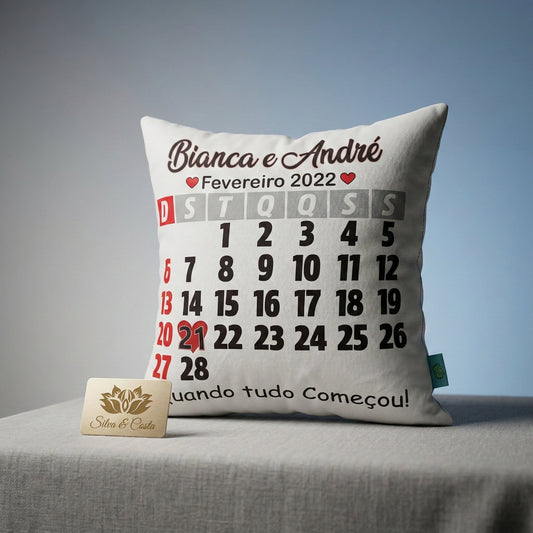 Almofada Personalizada com Nome e Calendário — Presente Romântico Casal 40x40