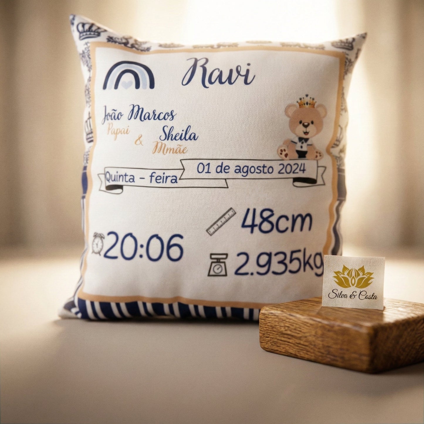 Almofada personalizada com nome e dados de nascimento — Presente de bebê