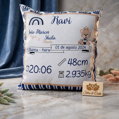 Almofada personalizada com nome e dados de nascimento — Presente de bebê