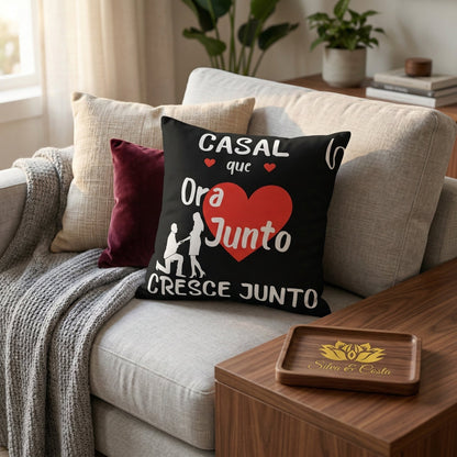 Almofada preta personalizada com nome e frase — Presente romântico para casal