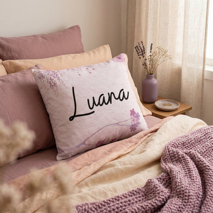 Almofada retangular personalizada com nome e estampa floral | Presente romântico