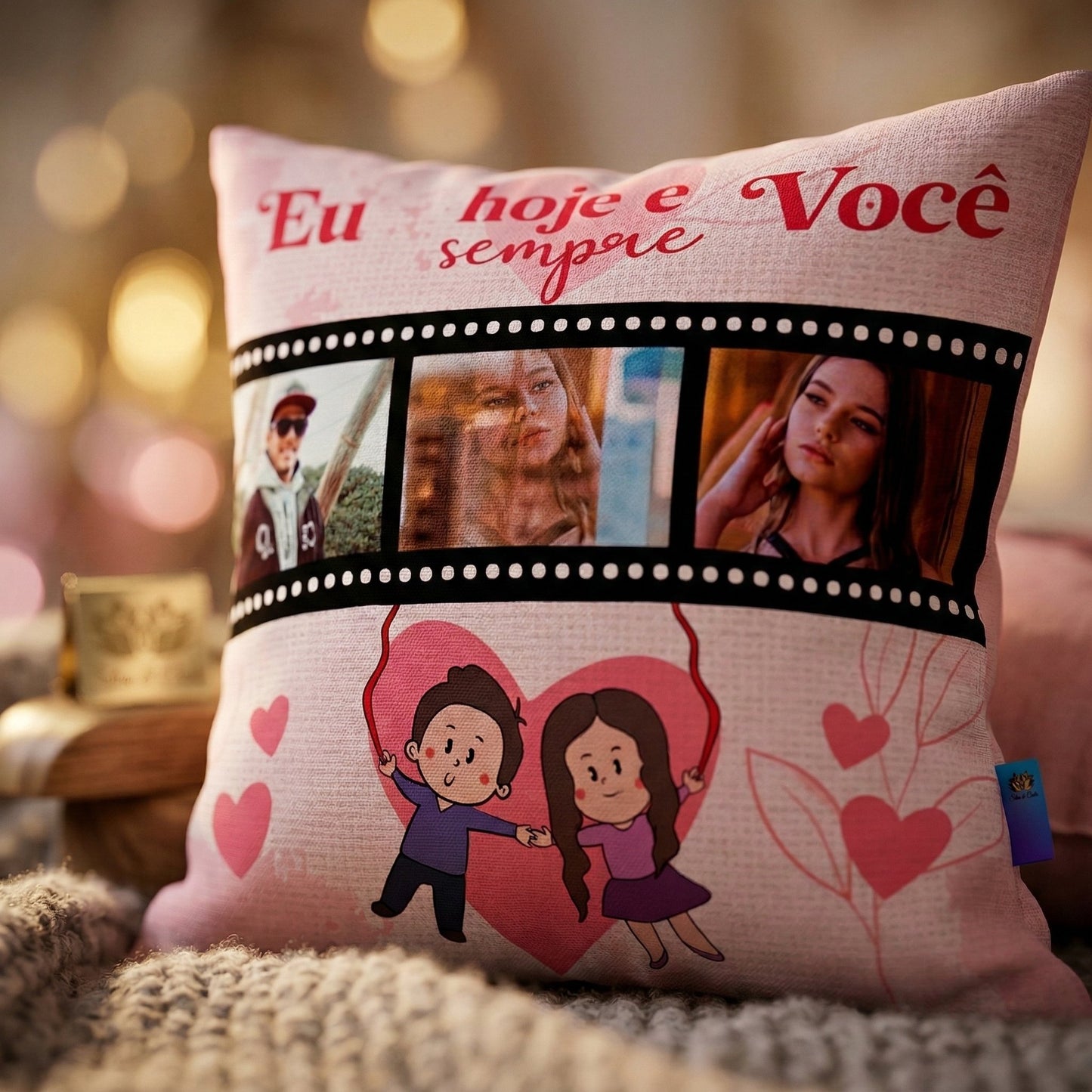 Almofada romântica personalizada com 3 fotos e frase — Presente para Casal