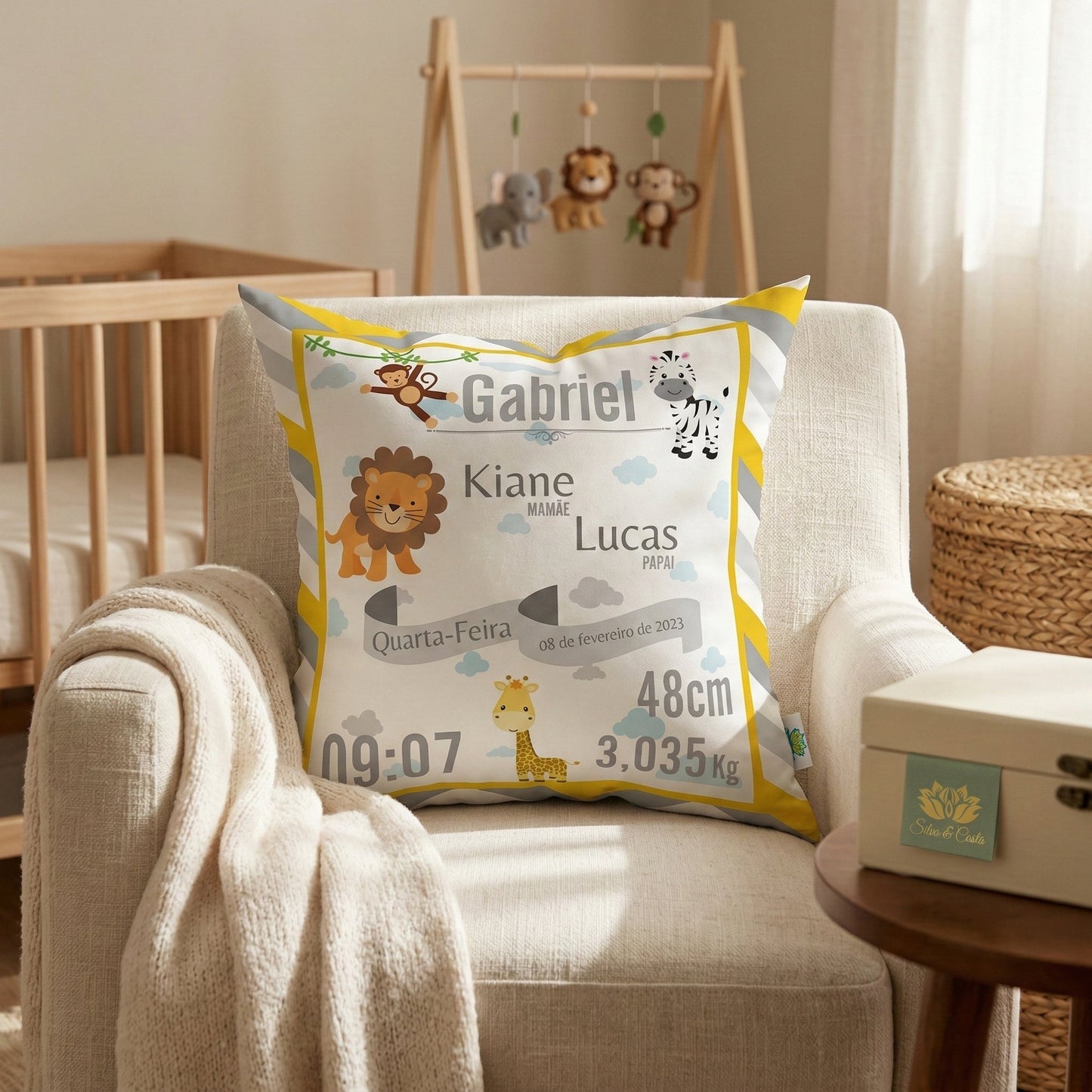 Almofada Personalizada com Nome e Dados — Nascimento Bebê Tema Safari