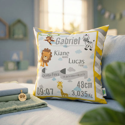 Almofada Personalizada com Nome e Dados — Nascimento Bebê Tema Safari