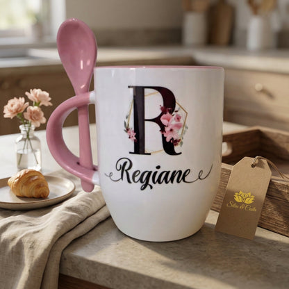 Caneca cônica personalizada com nome e colher rosa | Presente Dia das Mães