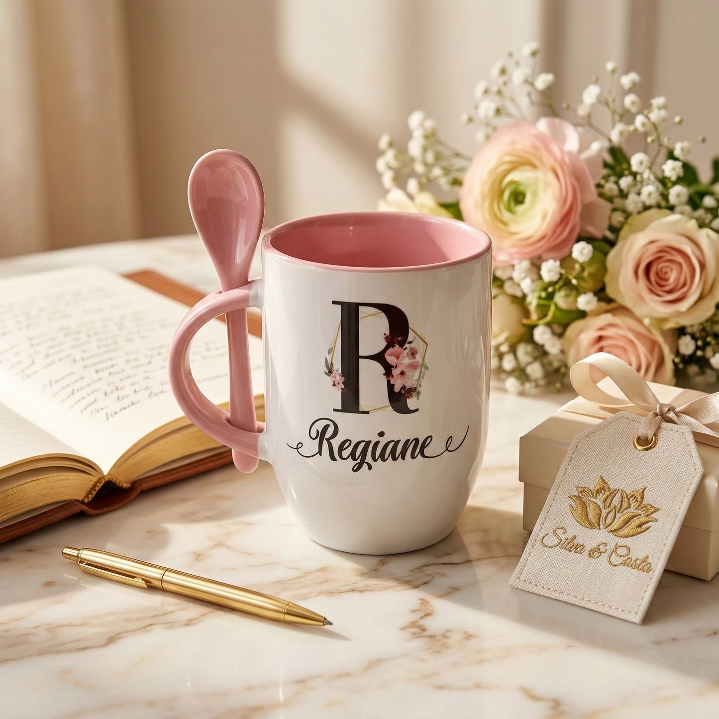 Caneca cônica personalizada com nome e colher rosa | Presente Dia das Mães