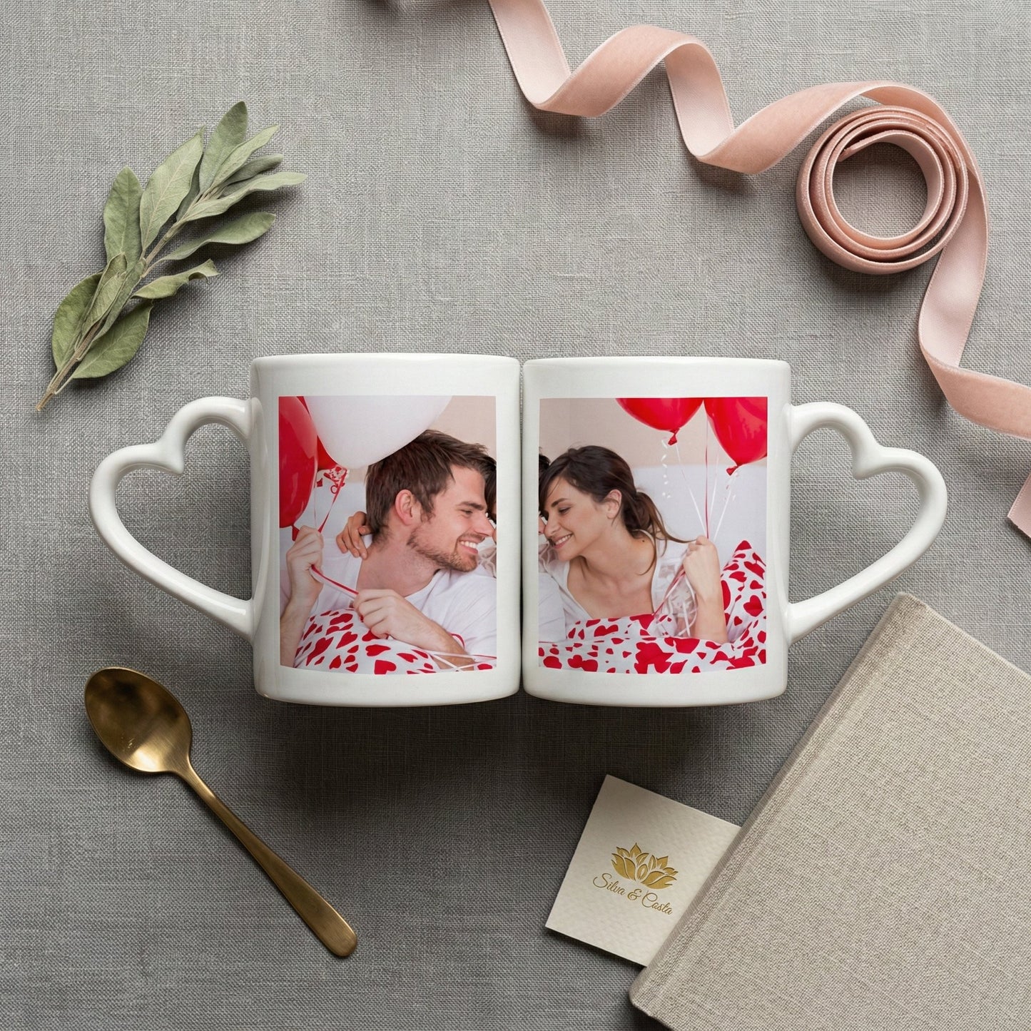 Caneca Personalizada Dupla Coração com Foto — Presente Romântico Casal