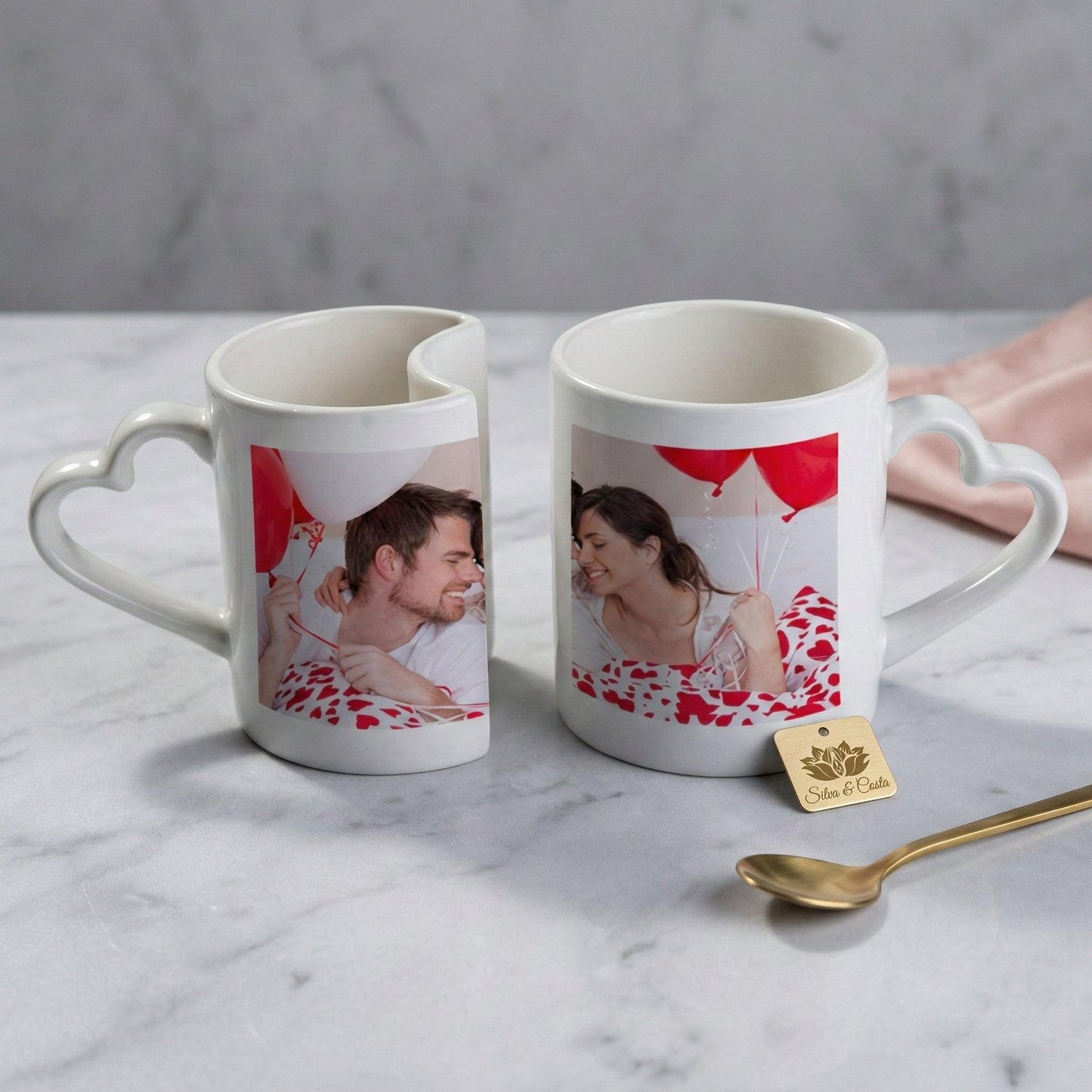 Caneca Personalizada Dupla Coração com Foto — Presente Romântico Casal