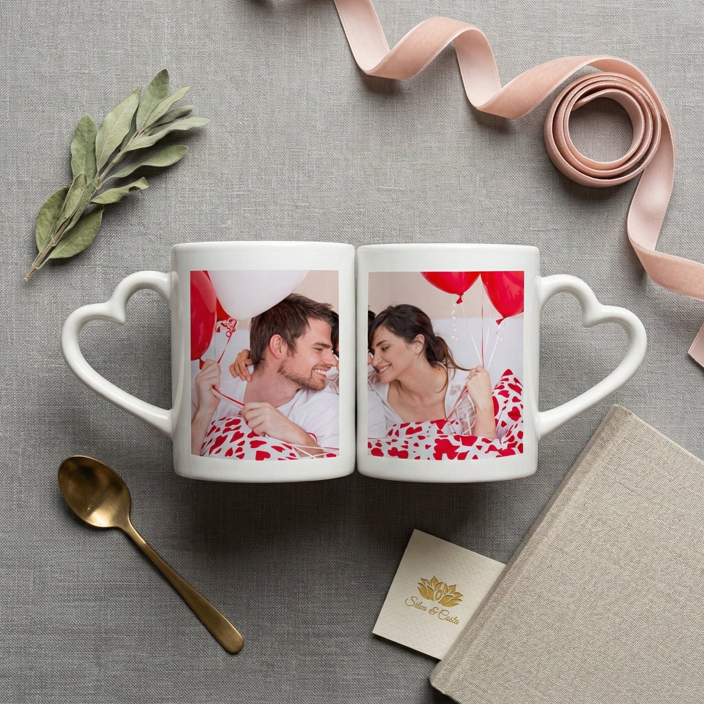 Caneca Personalizada Dupla Coração com Foto — Presente Romântico Casal