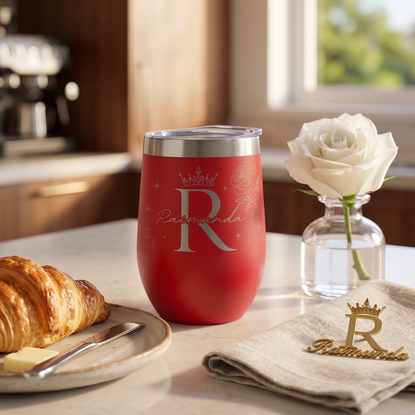 Copo Térmico Vermelho Personalizado Rainha com Nome Inicial Presente