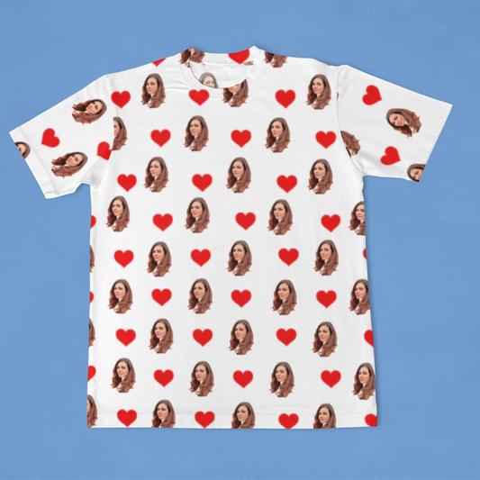Camiseta Branca Personalizada Com Fotos e Corações Presente Casal