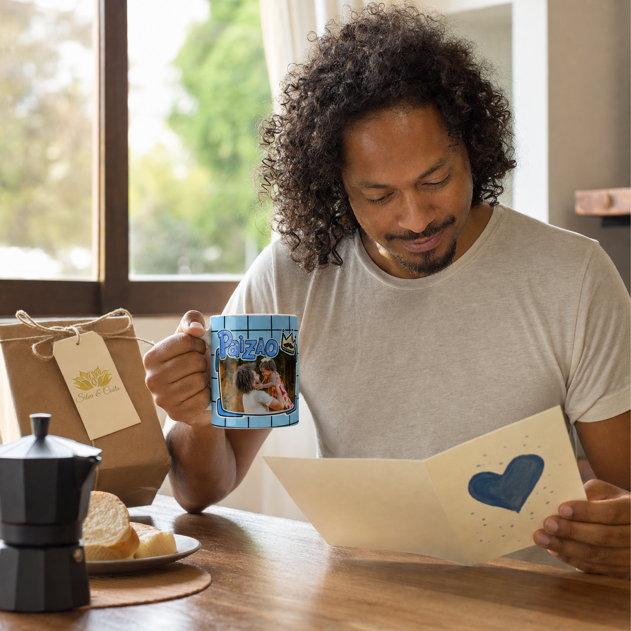 Caneca de Porcelana Personalizada Paizão com Foto - imagem lifestyle 2