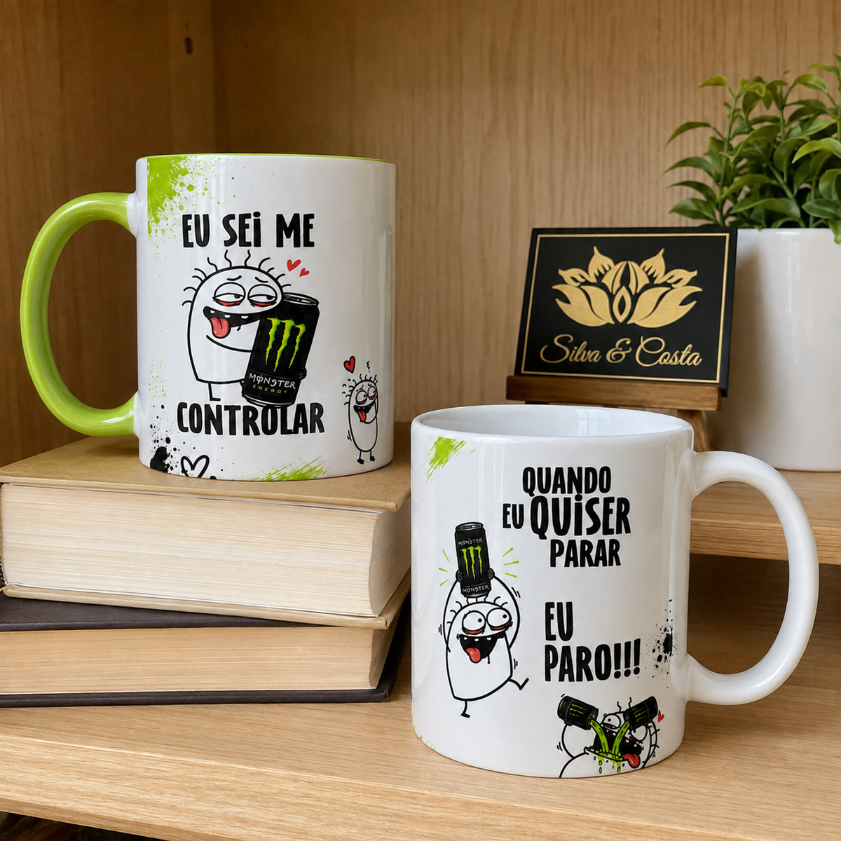 Caneca de Porcelana Personalizada Monster Verde — Tradicional ou Colorida - imagem lifestyle 4