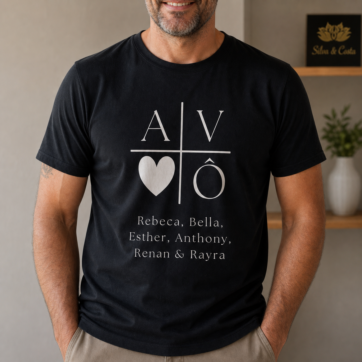 Camiseta Preta Personalizada para Avô com Nomes e Coração - imagem lifestyle 5
