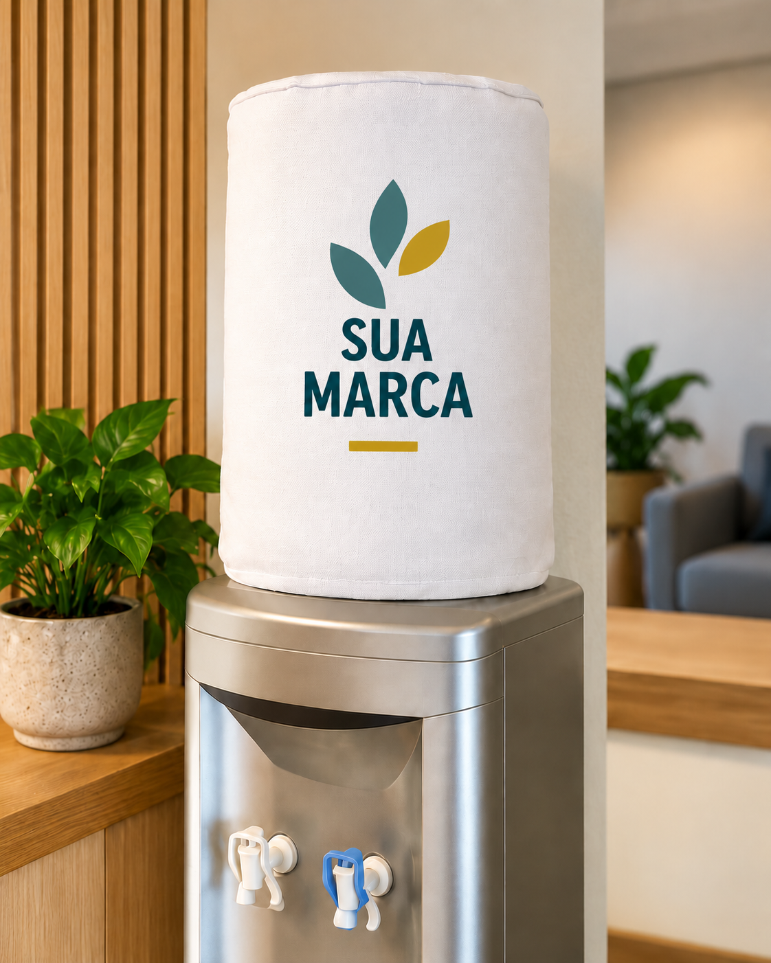 Capa personalizada com logo em um galão de água de 20 litros